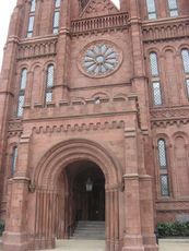 058 Eingang Smithsonian Castle.JPG